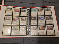 Pokémon verzameling met vintage kaarten, ge-grade kaart, rares, gevulde mappen, poster en meer - afbeelding 36 van  43