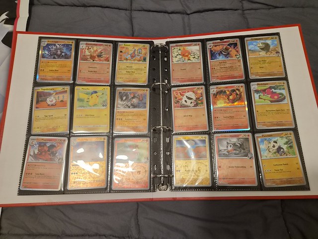 Pokémon verzameling met vintage kaarten, ge-grade kaart, rares, gevulde mappen, poster en meer - afbeelding 40 van  43