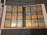 Pokémon verzameling met vintage kaarten, ge-grade kaart, rares, gevulde mappen, poster en meer - afbeelding 41 van  43