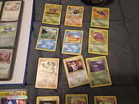 Pokémon verzameling met vintage kaarten, ge-grade kaart, rares, gevulde mappen, poster en meer - afbeelding 4 van  43