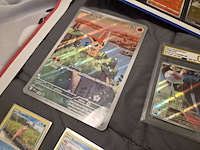 Pokémon verzameling met vintage kaarten, ge-grade kaart, rares, gevulde mappen, poster en meer - afbeelding 8 van  43