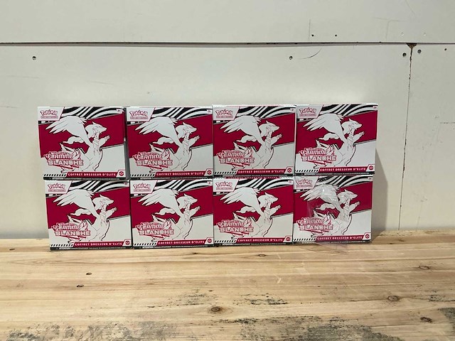 Pokemon white flare etb’s - afbeelding 1 van  6