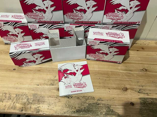 Pokemon white flare etb’s - afbeelding 2 van  6