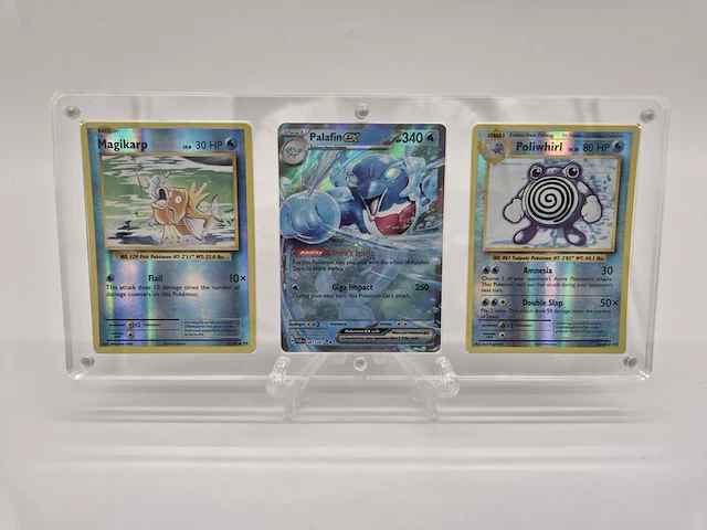 Pokémonkaarten – magikarp, palafin ex & poliwhirl – inclusief magnetische display en standaard - afbeelding 1 van  12