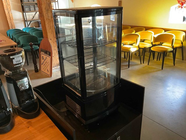 Polar dp288-e 03 gebaksvitrine - afbeelding 1 van  2