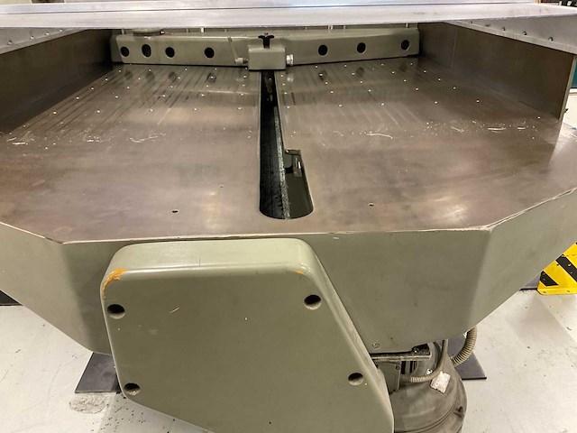Polar mohr 137 mon snijmachine cnc - afbeelding 3 van  10