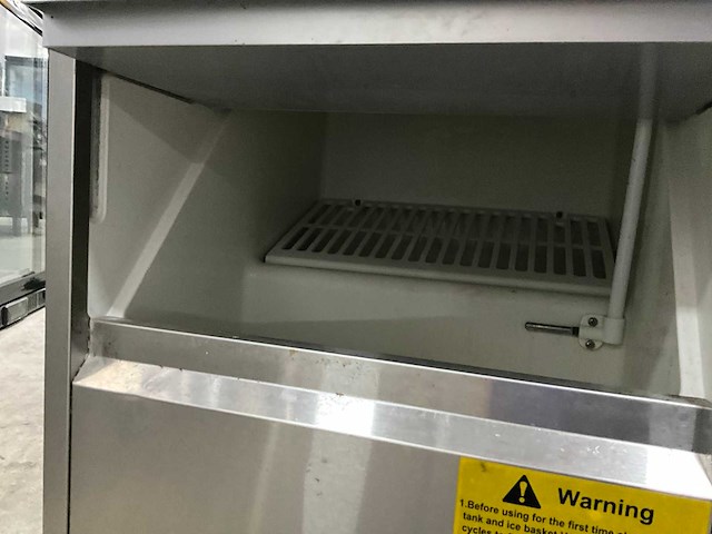 Polar t316–e-04 ijsblokjesmachine - afbeelding 4 van  6