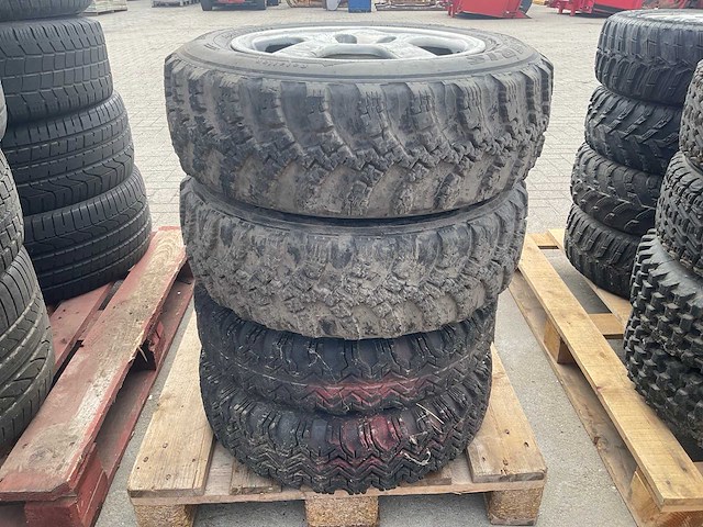 Polaris cross band met velg 195/65r15 (4x) - afbeelding 2 van  6