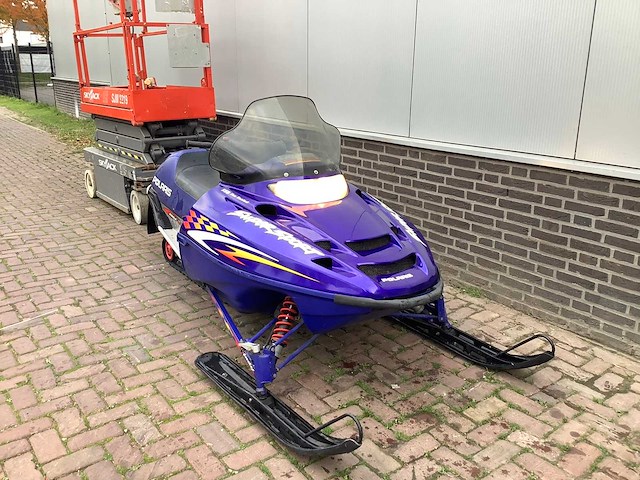 Polaris edge 550 fan cooled sneeuwscooter - afbeelding 1 van  15