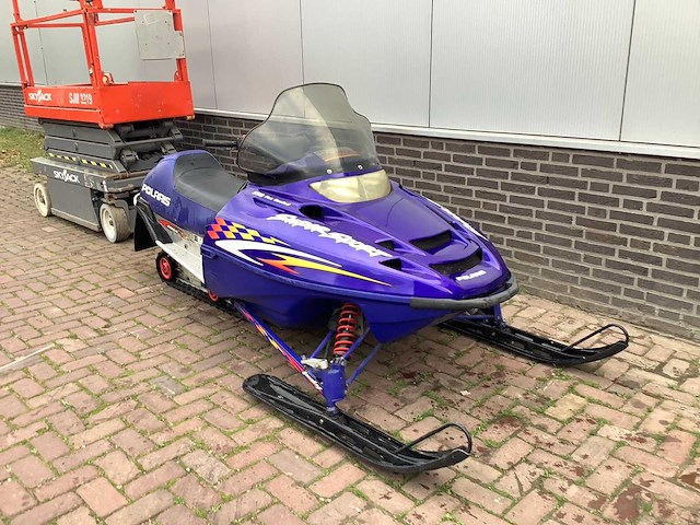 Polaris edge 550 fan cooled sneeuwscooter - afbeelding 8 van  15