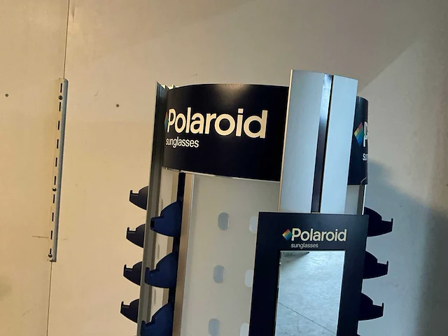 Polaroid brillen display - afbeelding 3 van  4