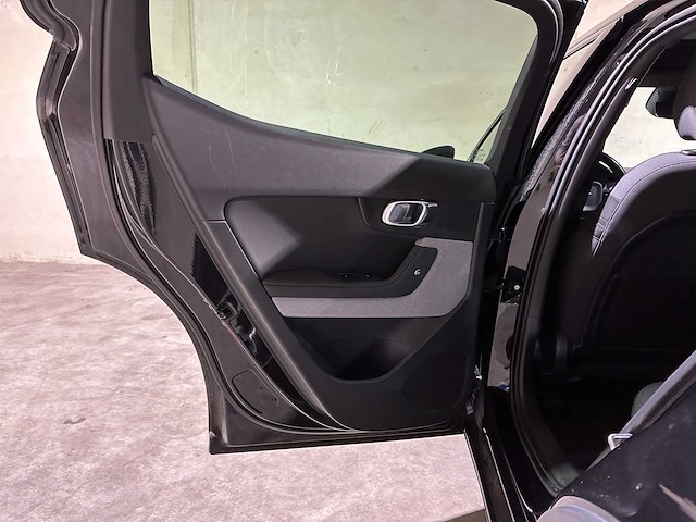 Polestar 2 long range dual motor launch edition 78kwh 408pk 2020 (origineel-nl + 1e eigenaar) j-075-ls - afbeelding 27 van  45