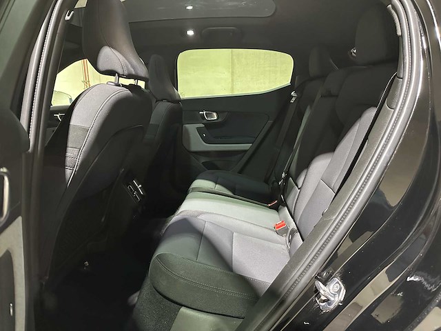 Polestar 2 long range dual motor launch edition 78kwh 408pk 2020 (origineel-nl + 1e eigenaar) j-075-ls - afbeelding 28 van  45