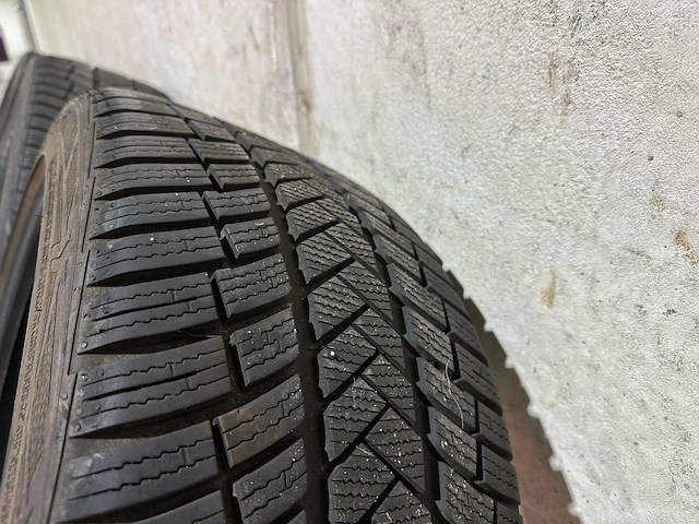 Polestar 2 performance lrdm launched. 78kwh 408pk 2020, k-012-fr - afbeelding 44 van  54