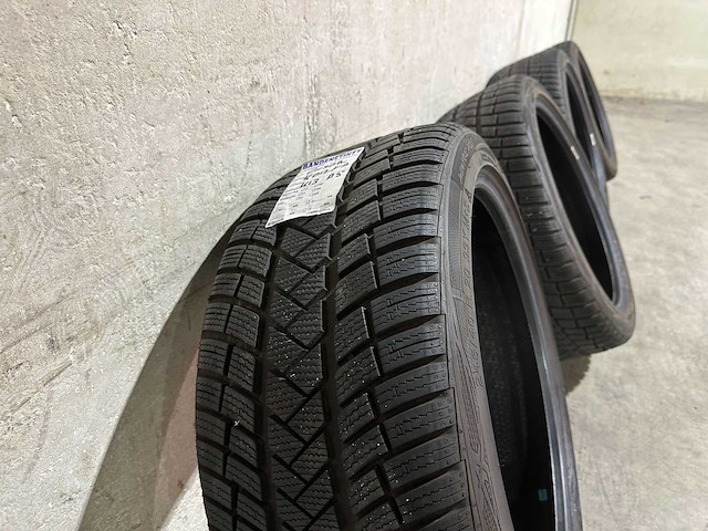 Polestar 2 performance lrdm launched. 78kwh 408pk 2020, k-012-fr - afbeelding 48 van  54