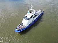 Politievaartuig / patrouillevaartuig (p1), wit en blauw - afbeelding 35 van  122