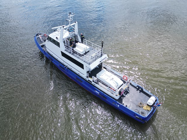Politievaartuig / patrouillevaartuig (p1), wit en blauw - afbeelding 57 van  122