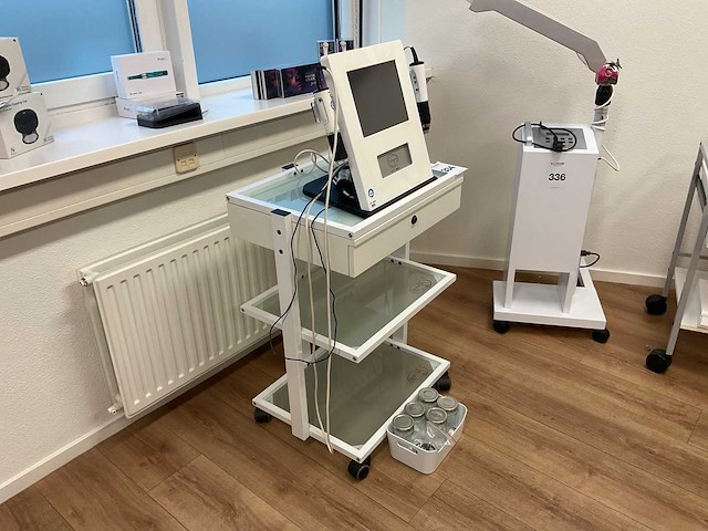 Pollogen geneo+ gezichtverzorging apparatuur - afbeelding 2 van  6