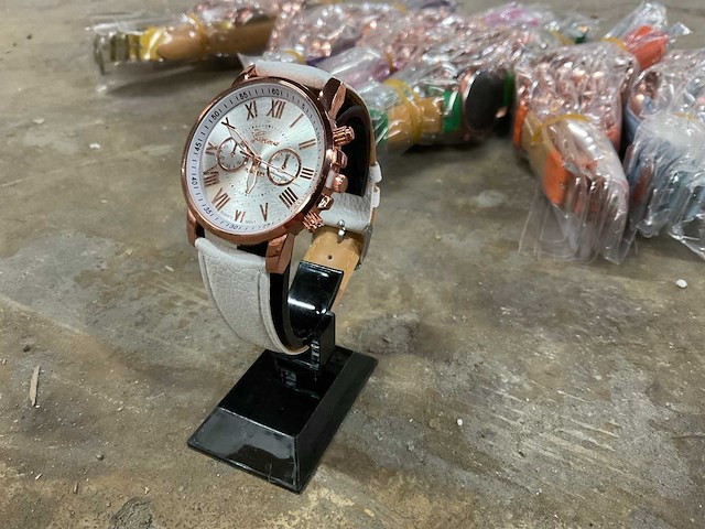 Polshorloge (560x) - afbeelding 1 van  8