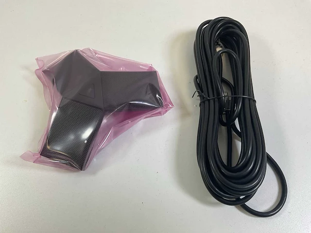 Poly (r30 usb/2200-69631-001) studio r30 usb bluetooth remote control / expansion module with 3 microphones (14x) - afbeelding 10 van  12