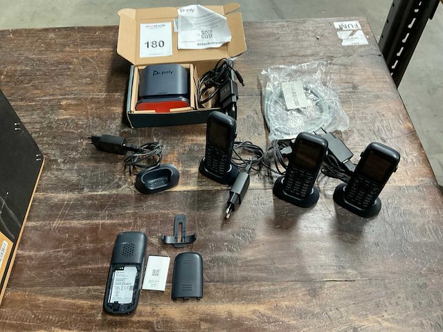 Poly rove b2 en 4x rove 20 dect telefoons - afbeelding 1 van  5