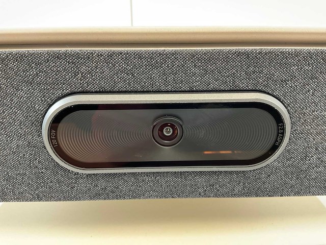 Poly (studio x50) all-in-one 4k video conference soundbar - afbeelding 6 van  8