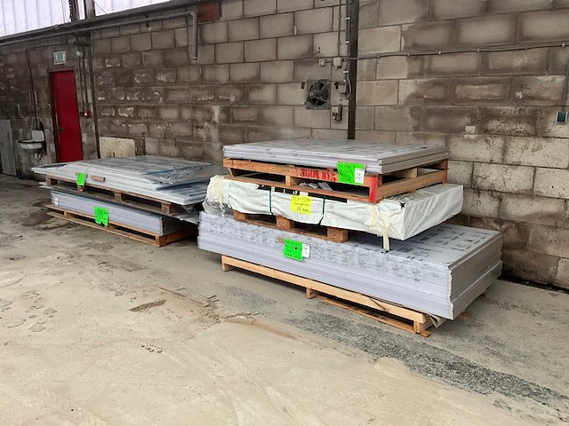 Polycarbonaat kanaalplaat (105x) - afbeelding 1 van  19