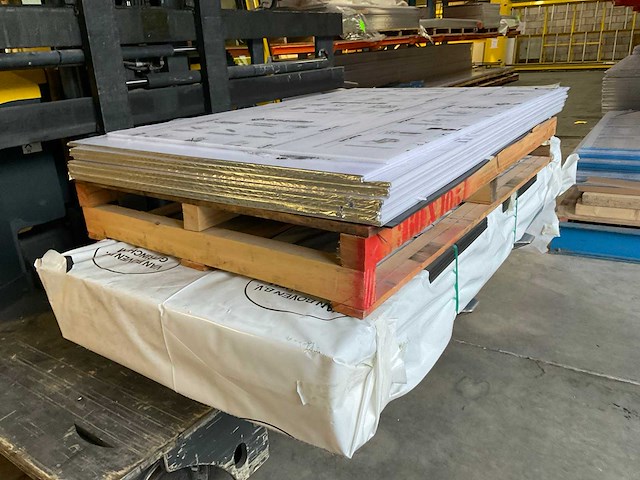 Polycarbonaat kanaalplaat (105x) - afbeelding 14 van  19