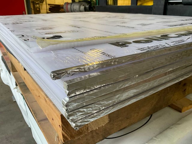 Polycarbonaat kanaalplaat (105x) - afbeelding 16 van  19