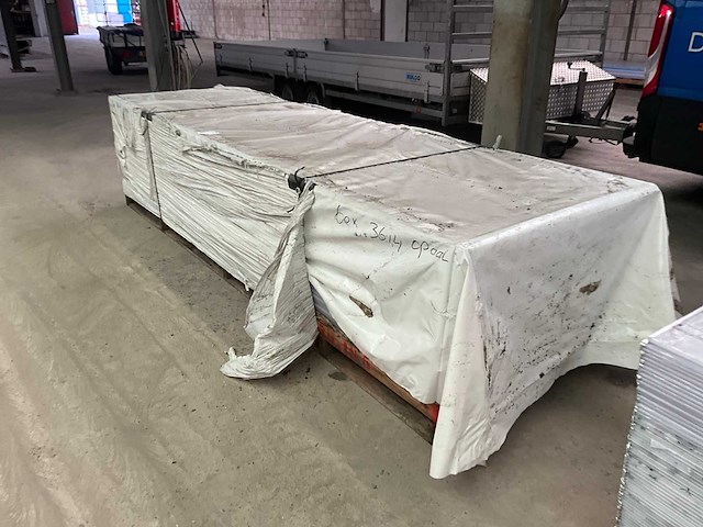 Polycarbonaat kanaalplaat (60x) - afbeelding 1 van  8