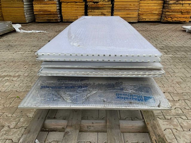 Polycarbonaat plaat mix 3000/4000x980x18mm (29x) - afbeelding 6 van  7