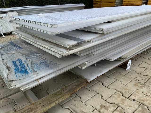 Polycarbonaat plaat mix 3000/4000x980x18mm (29x) - afbeelding 7 van  7