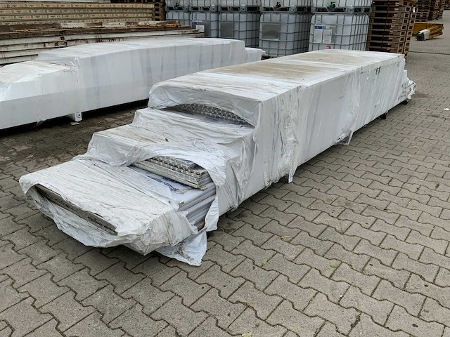 Polycarbonaat plaat mix 3000/5000x980x18mm (37x) - afbeelding 1 van  6
