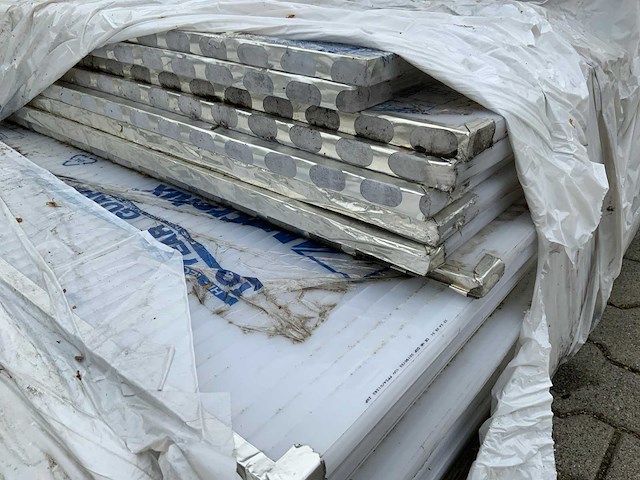 Polycarbonaat plaat mix 3000/5000x980x18mm (37x) - afbeelding 5 van  6