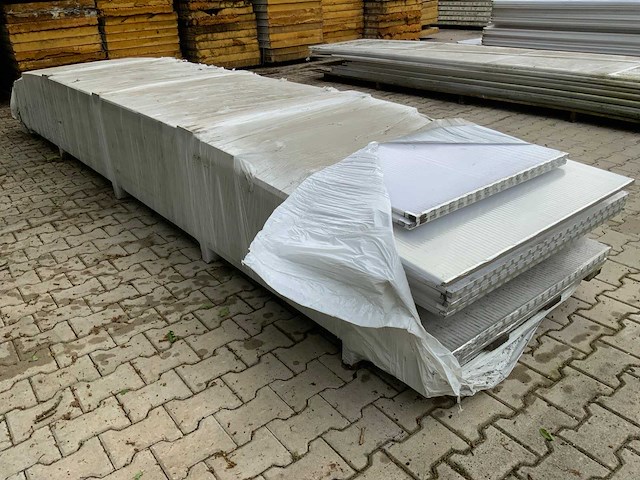Polycarbonaat plaat mix 3500/5000x980x18mm (27x) - afbeelding 4 van  6