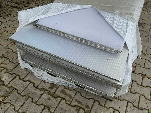 Polycarbonaat plaat mix 3500/5000x980x18mm (27x) - afbeelding 6 van  6