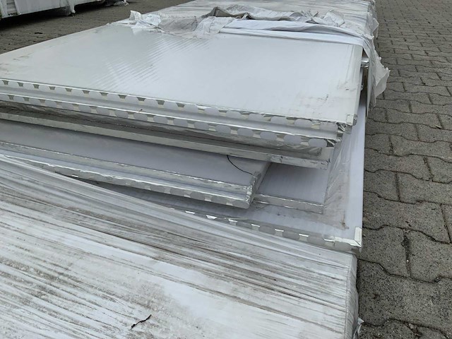 Polycarbonaat plaat mix 4000x980x18mm (13x) - afbeelding 2 van  6