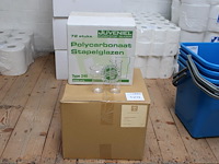 Polycarbonaat stapel en longdrink glazen in 2 dozen. 72 en 84 stuks. - afbeelding 1 van  3