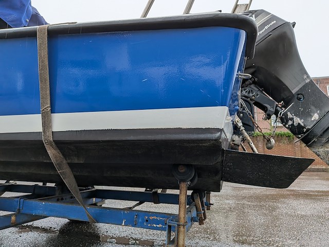 Polyerster boot met trailer - afbeelding 5 van  41