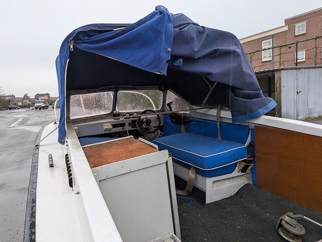 Polyerster boot met trailer - afbeelding 19 van  41