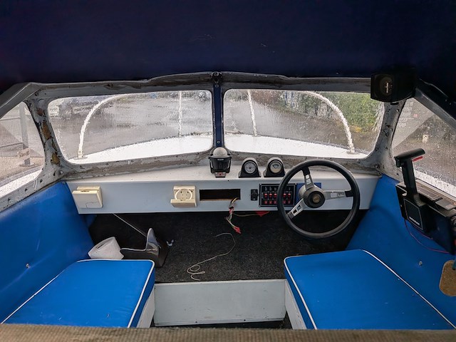 Polyerster boot met trailer - afbeelding 20 van  41