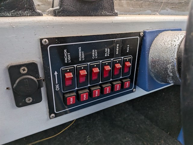 Polyerster boot met trailer - afbeelding 26 van  41