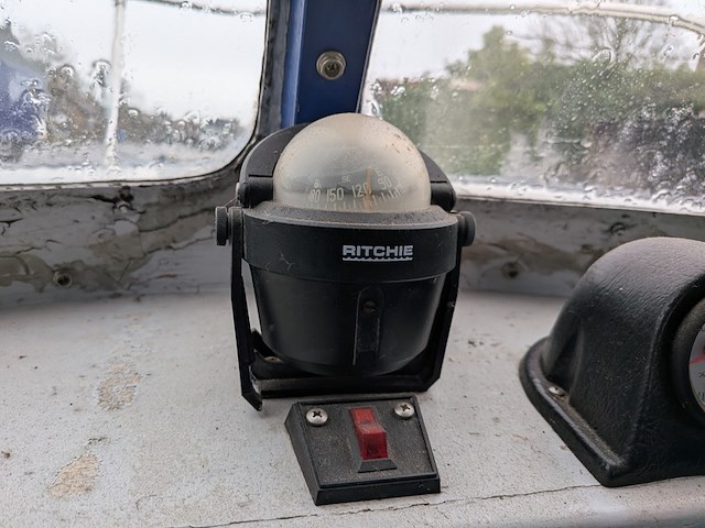 Polyerster boot met trailer - afbeelding 28 van  41