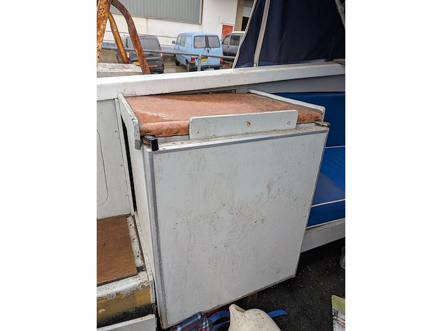 Polyerster boot met trailer - afbeelding 35 van  41