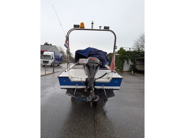 Polyerster boot met trailer - afbeelding 37 van  41