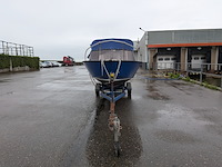 Polyerster boot met trailer - afbeelding 41 van  41