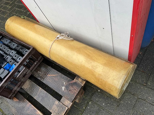 Polyester - vlakke plaat op rol - t.b.v. lichtstraat - dakmateriaal - afbeelding 2 van  4