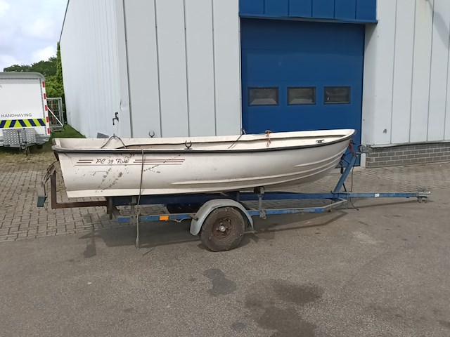 Polyester boot, pl39fish met boottrailer - afbeelding 3 van  10