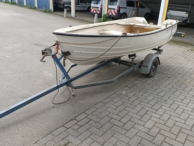Polyester boot, pl39fish met boottrailer - afbeelding 6 van  10
