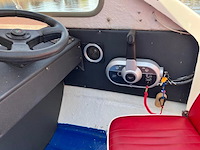 Polyester kajuitboot, kmv, met mercury f 15 el buitenboordmotor op pega boottrailer - afbeelding 9 van  31